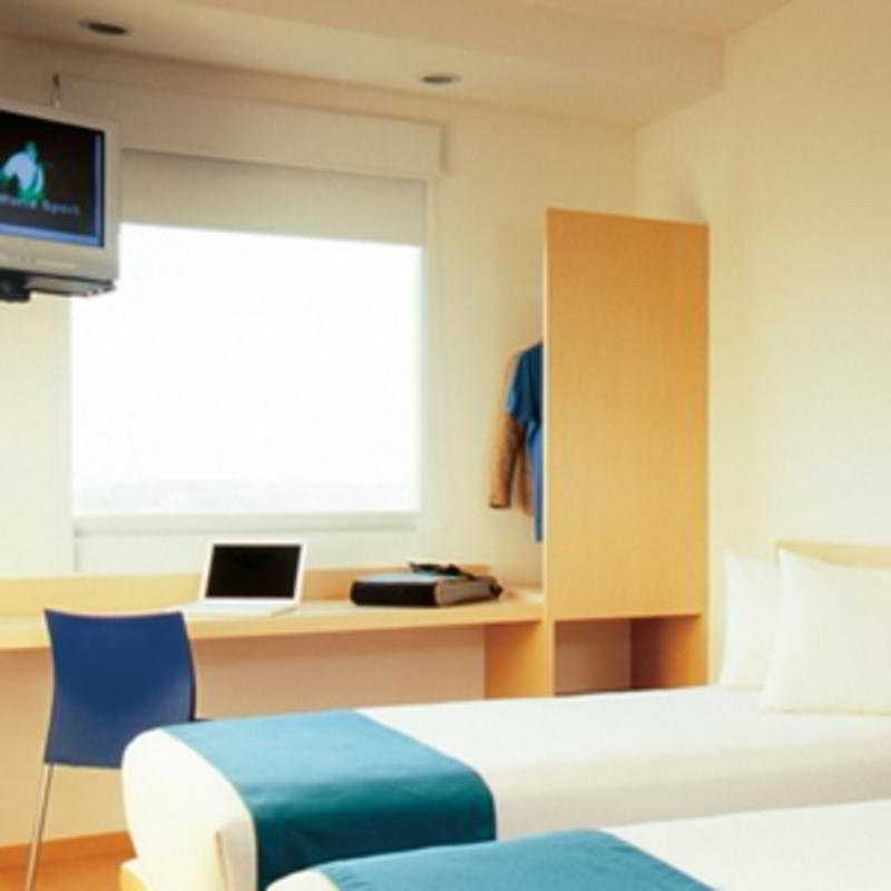 One Monterrey Aeropuerto Hotel