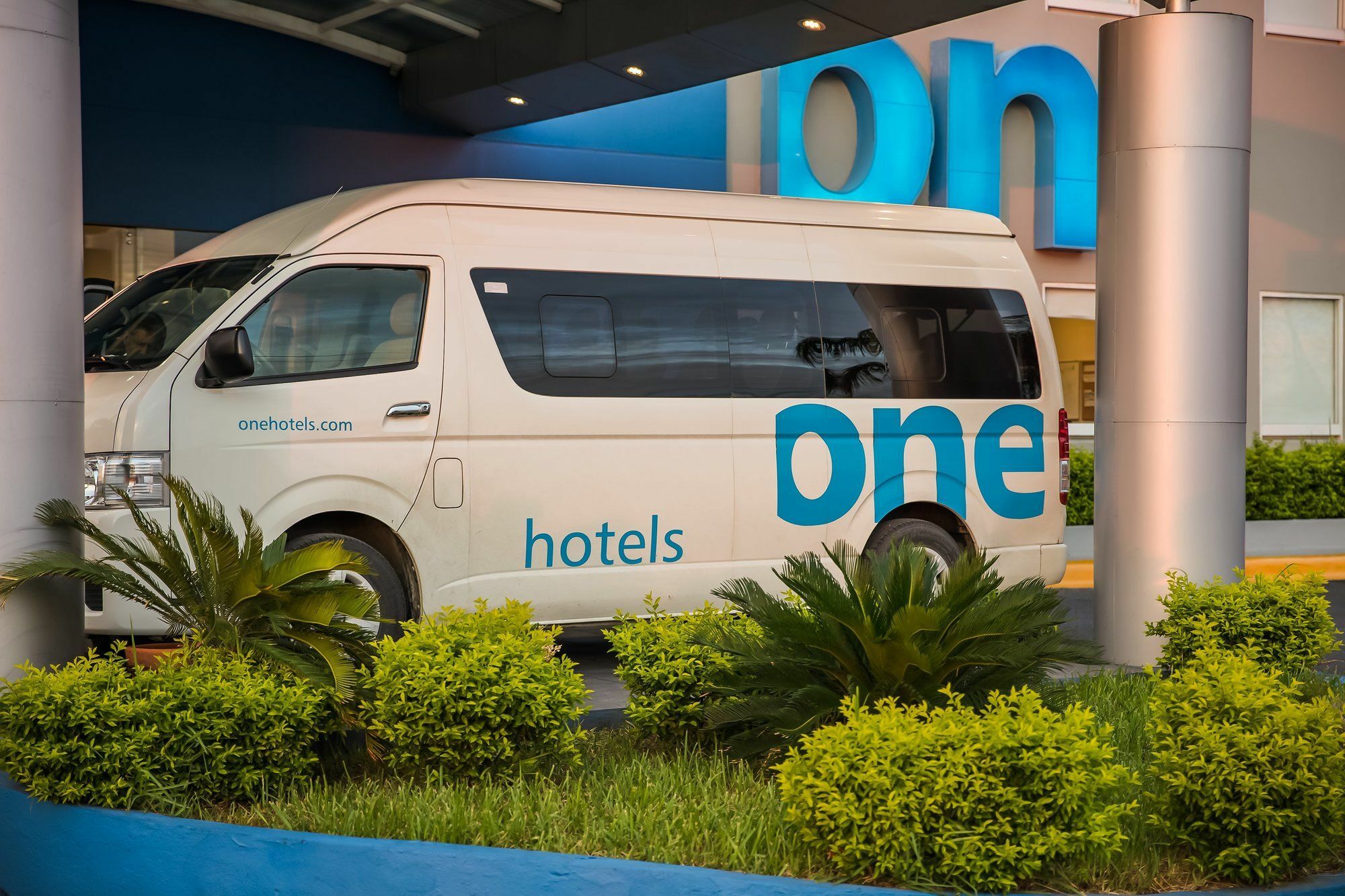 One Monterrey Aeropuerto 3*